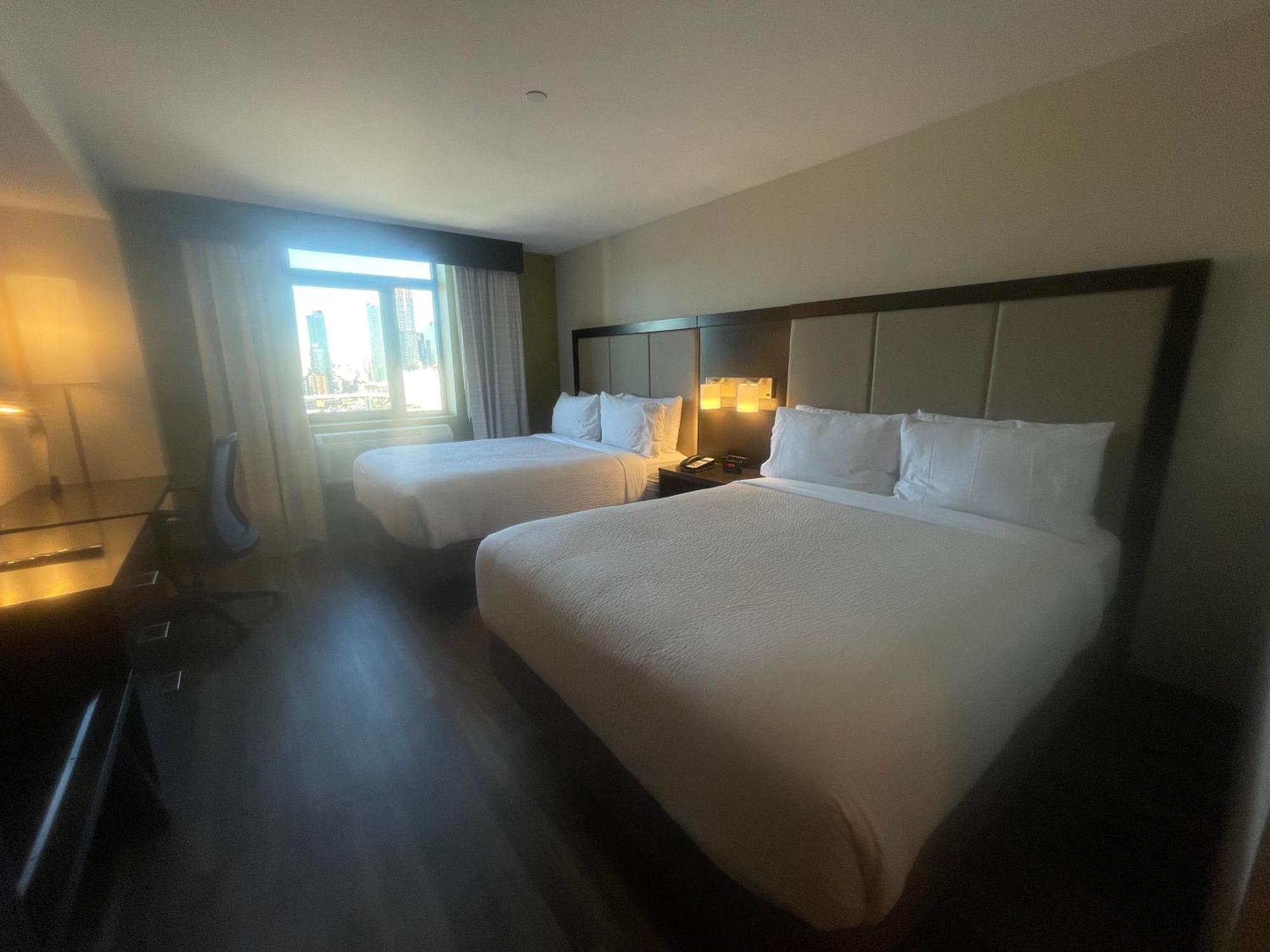 Holiday Inn Express Long Island City E - New York By Ihg Екстер'єр фото