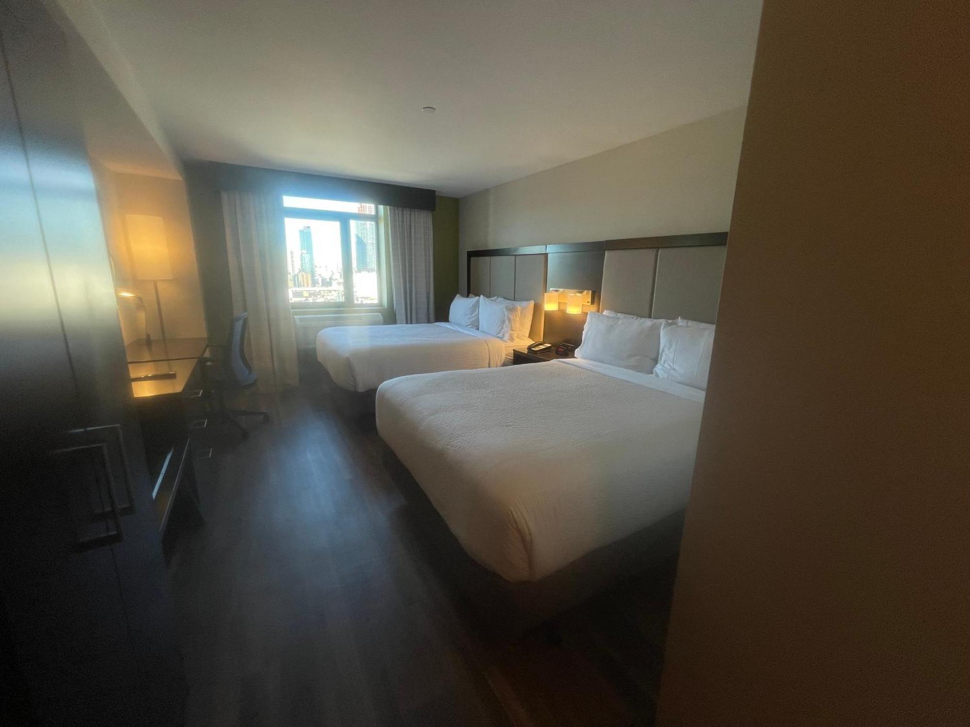 Holiday Inn Express Long Island City E - New York By Ihg Екстер'єр фото